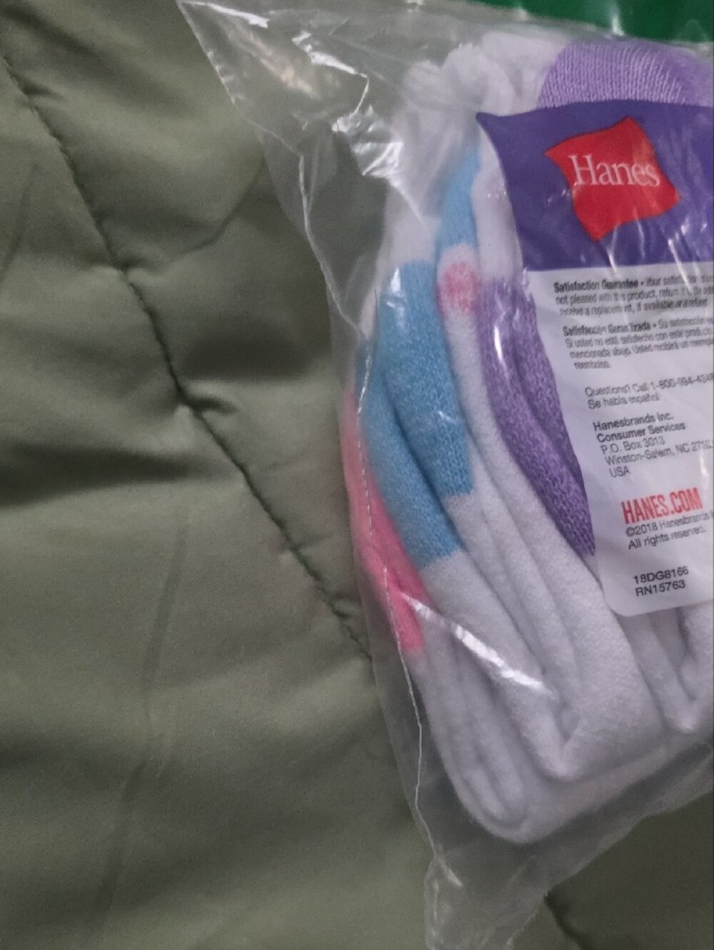 Hanes Women's White Ankle Socks 6-Pack - Picture 4 of 4
